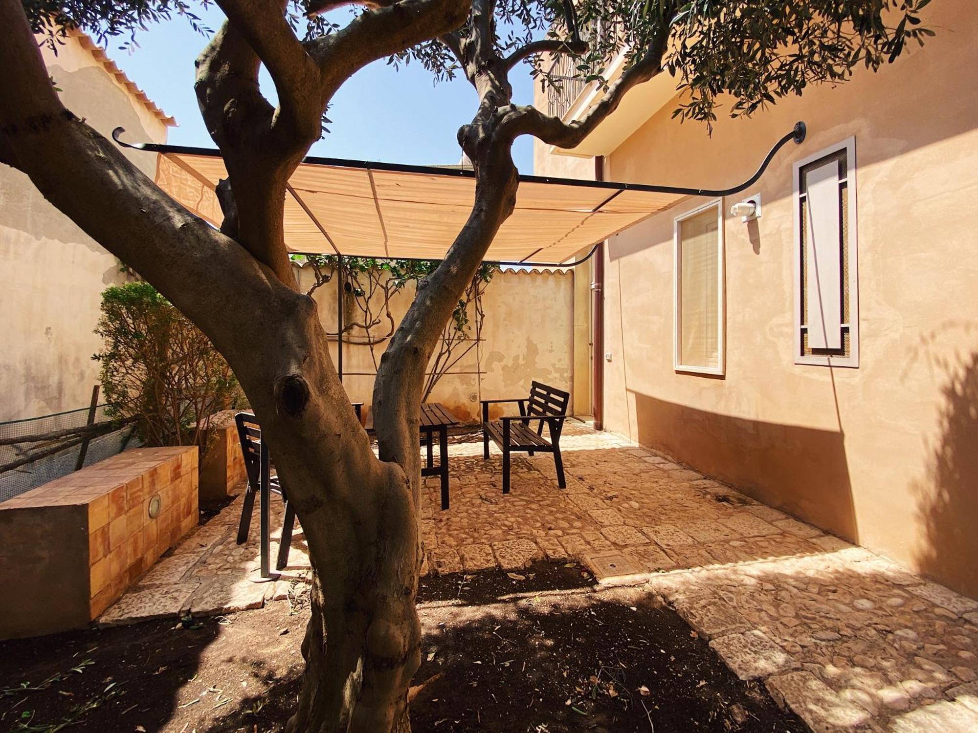 Aparthotel Palazzo Gambuzza 3*