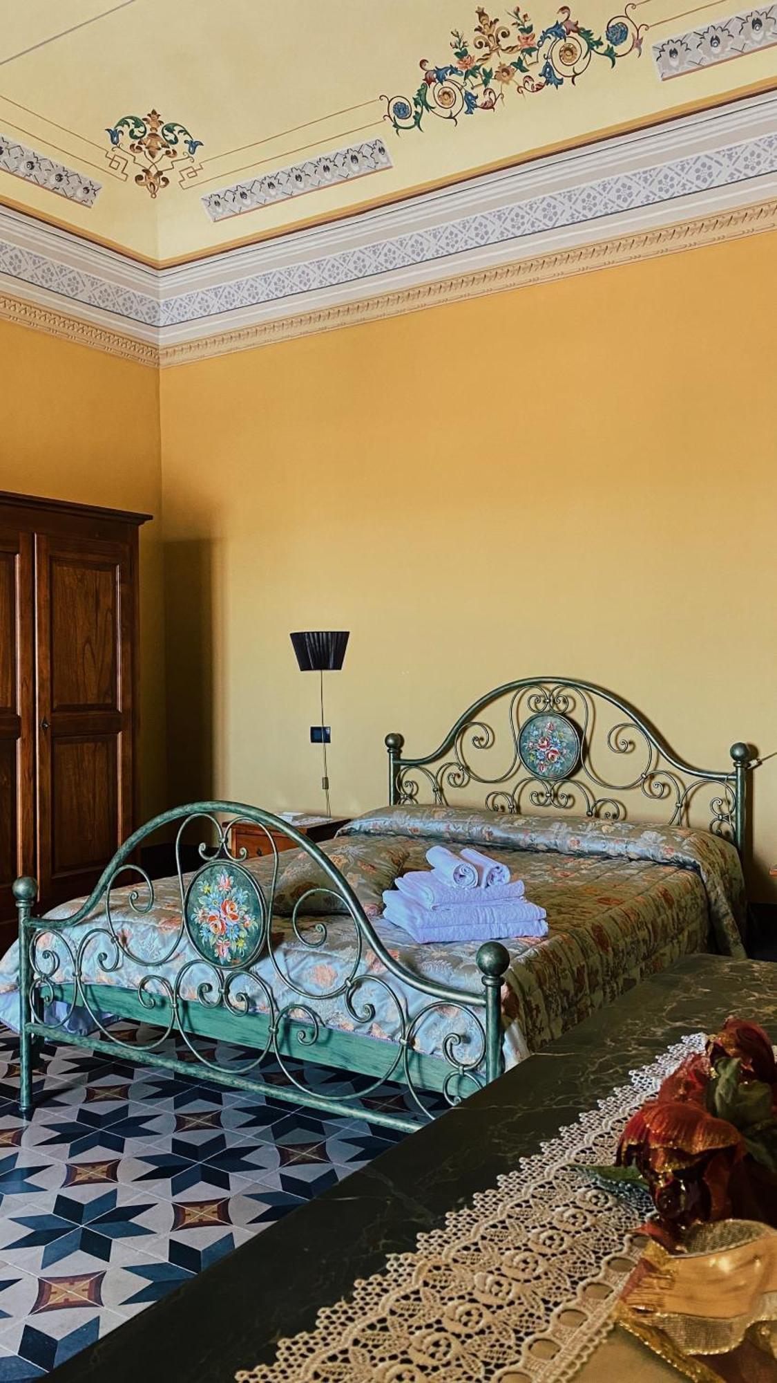 Aparthotel Palazzo Gambuzza 3*